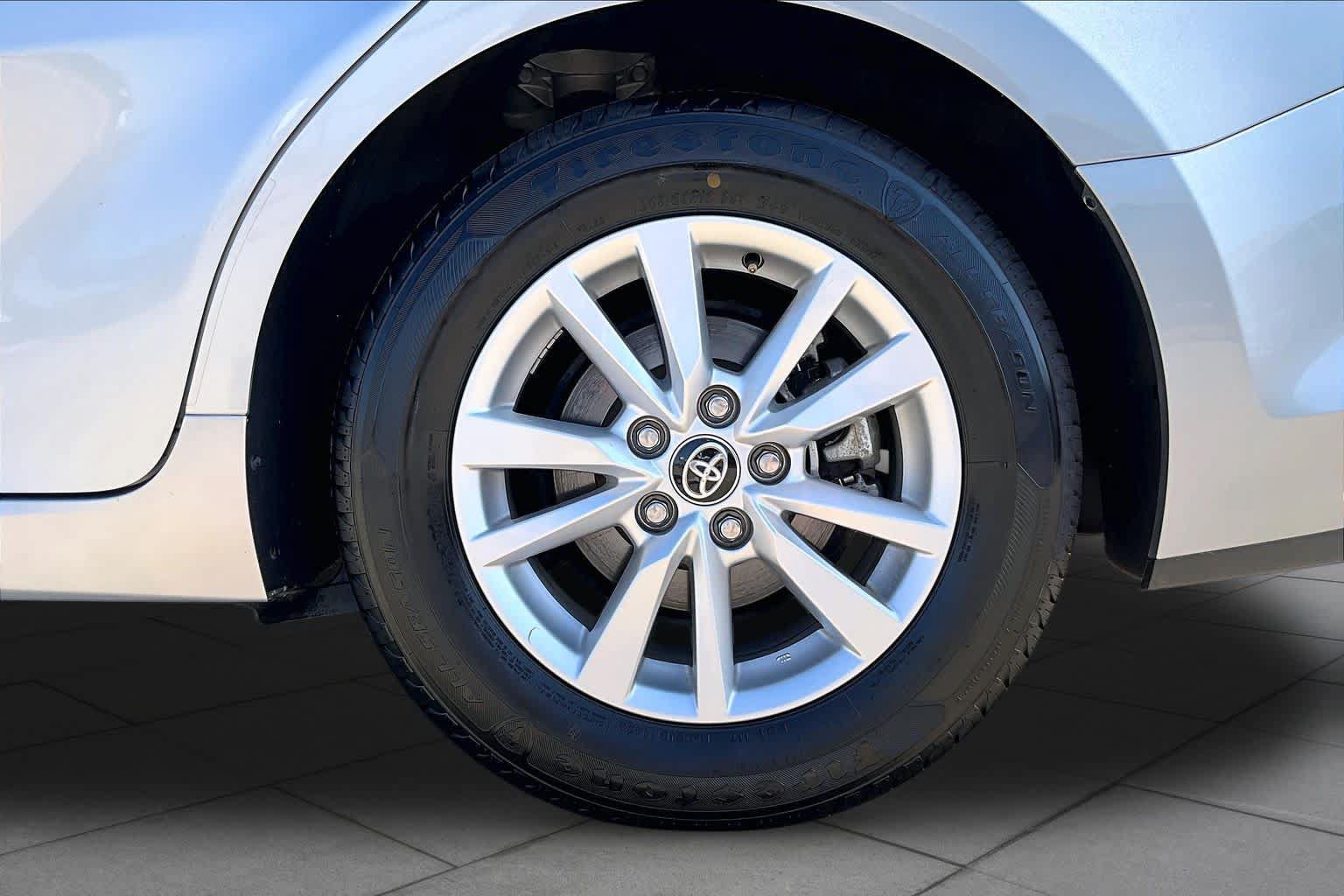 Used 2025 Toyota Camry LE FWD image 11