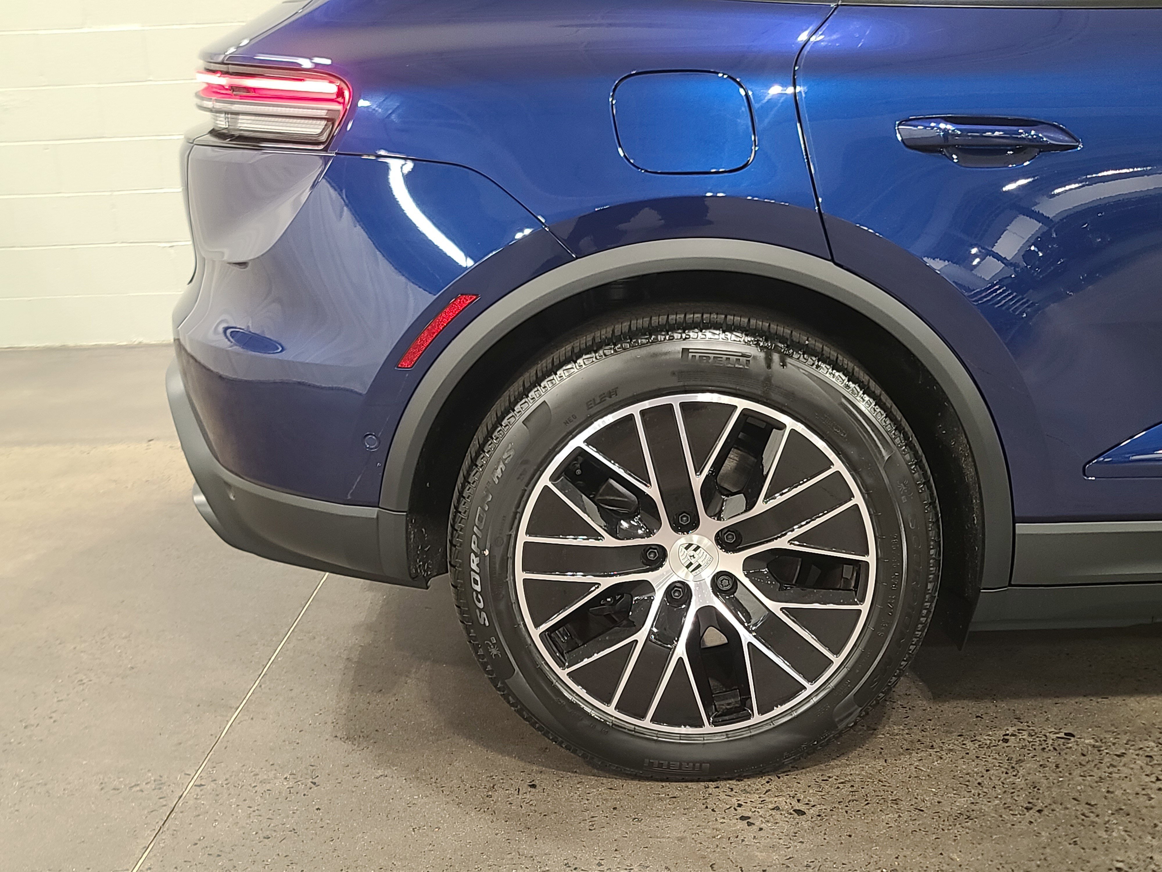 New 2026 Porsche Macan Electric RWD image 36