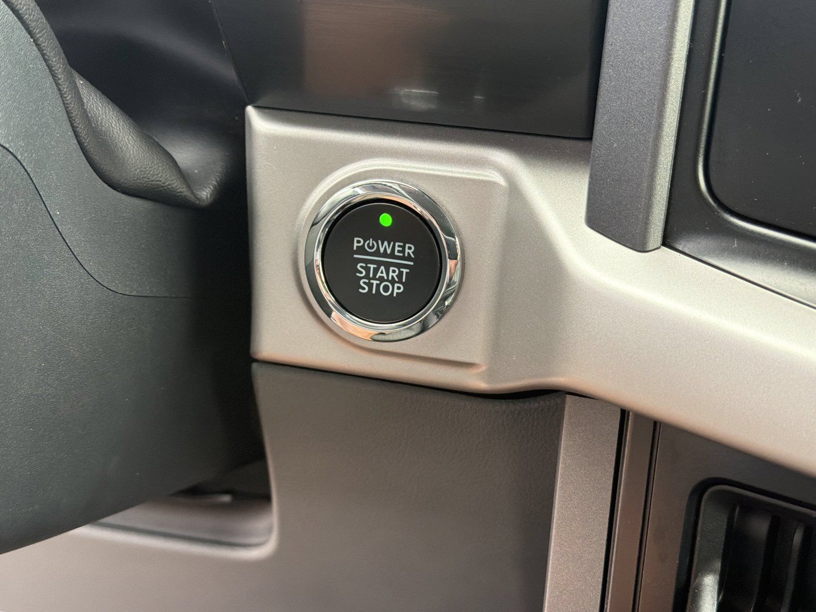 Used 2023 Ford F150 Lightning XLT AWD/4WD image 32