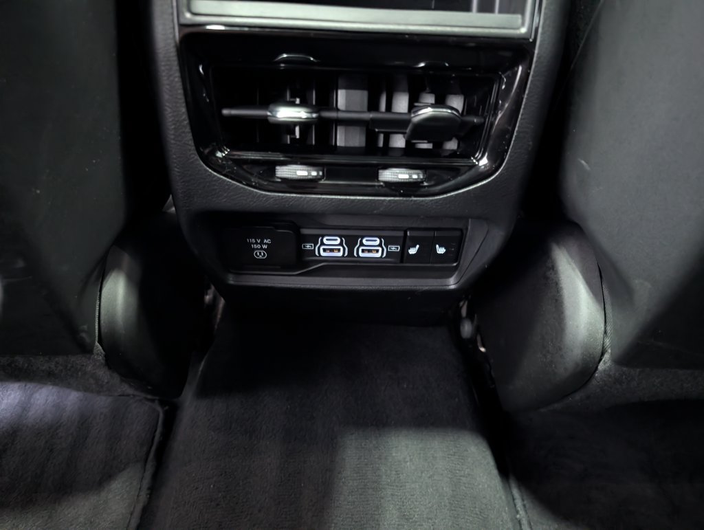 Used 2024 Jeep Grand Cherokee Limited 4xe AWD/4WD image 11
