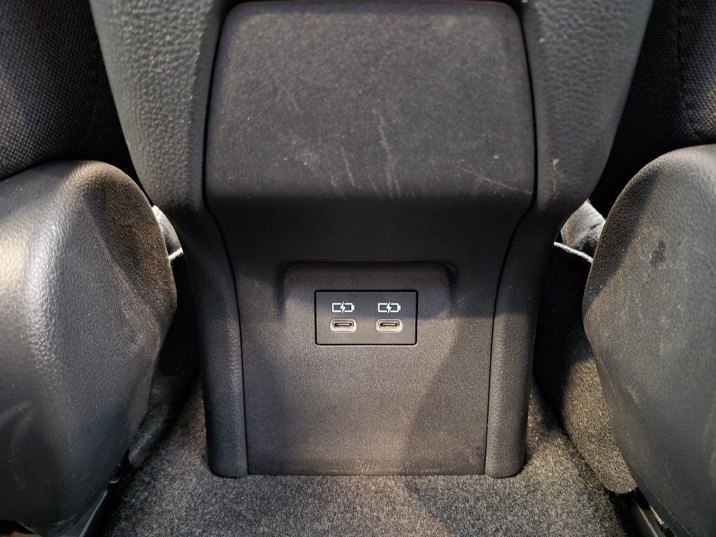 Used 2025 Toyota Prius LE FWD image 27