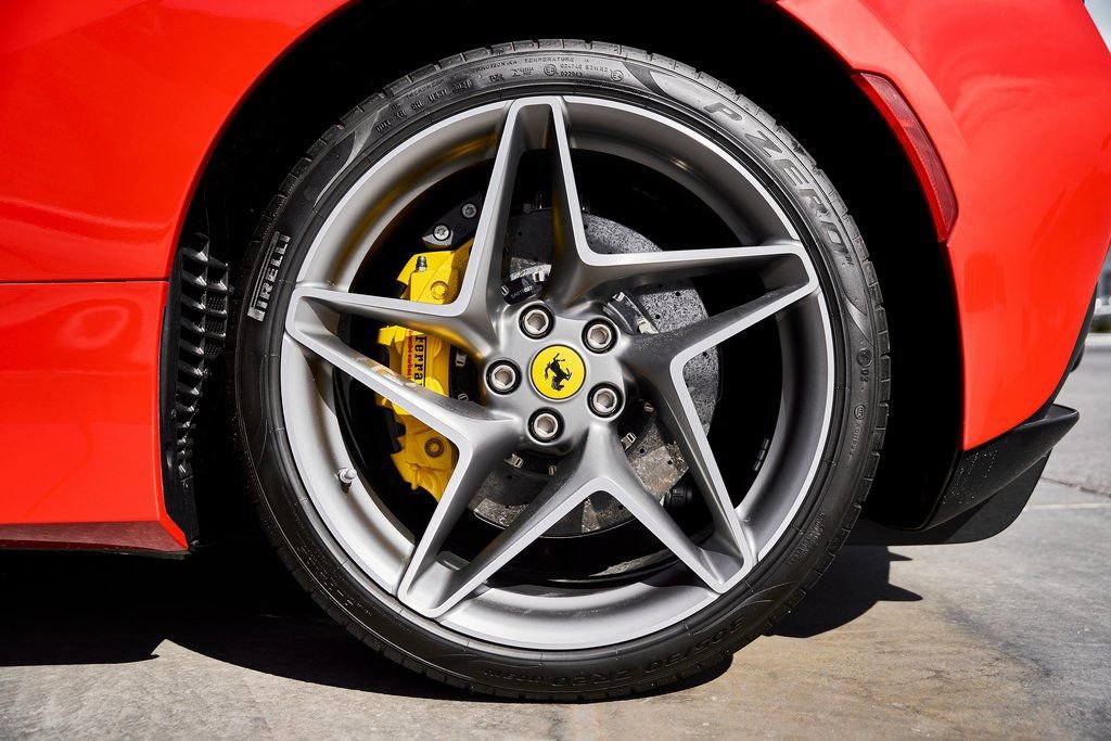 Used 2022 Ferrari F8 Tributo image 31