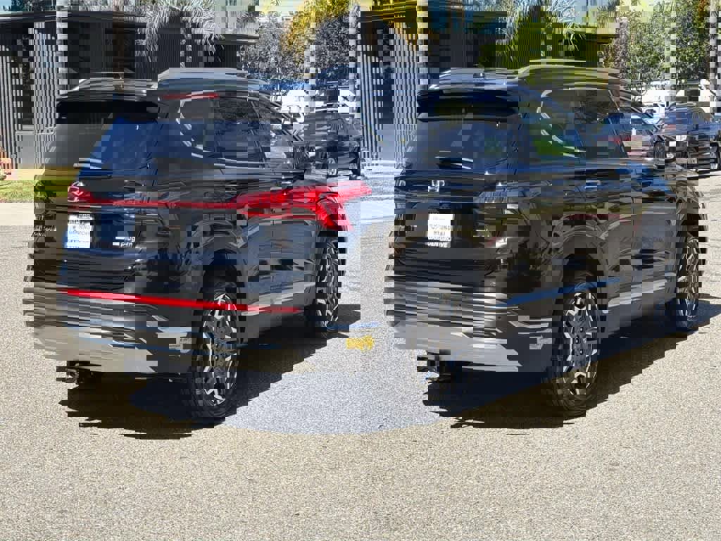 Used 2022 Hyundai Santa Fe Limited image 6