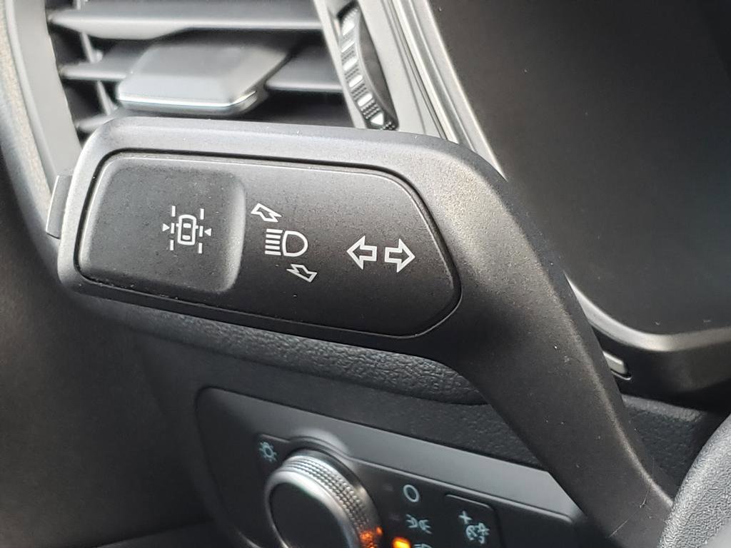 Used 2020 Ford Escape SE image 26