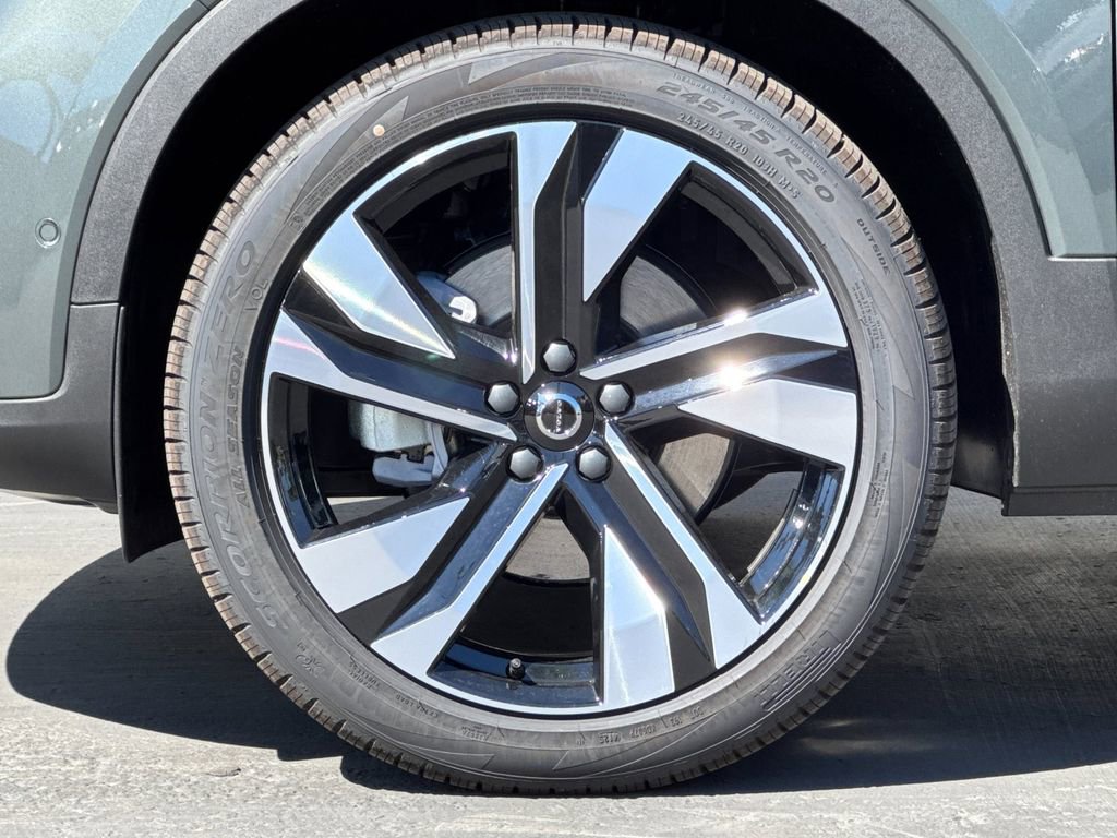 New 2026 Volvo XC40 B5 Ultra w/ Climate Package image 25