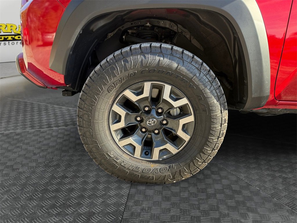 Used 2023 Toyota Tacoma TRD Off-Road w/ Advanced Technology Package image 14