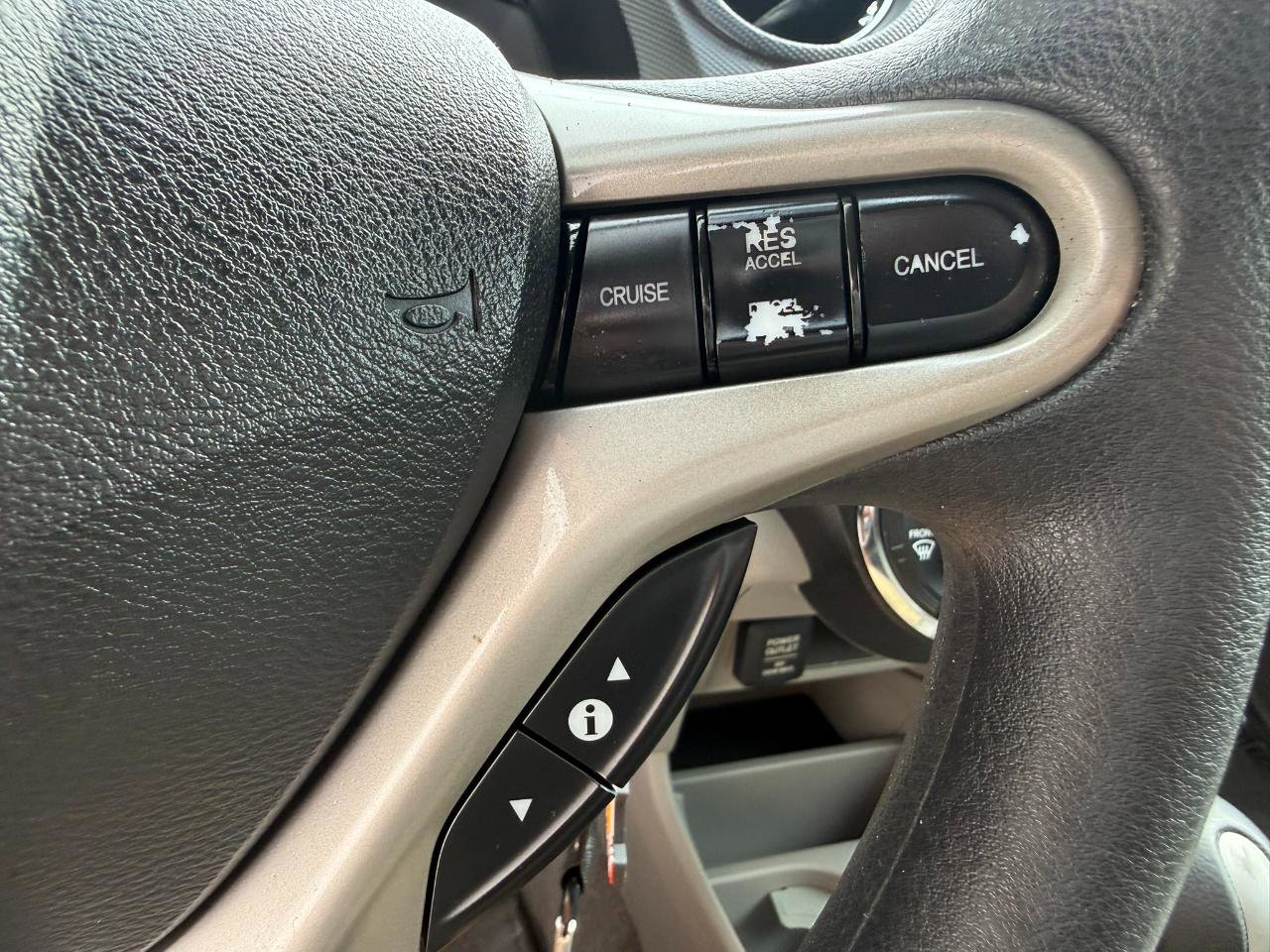 Used 2011 Honda Insight LX image 31