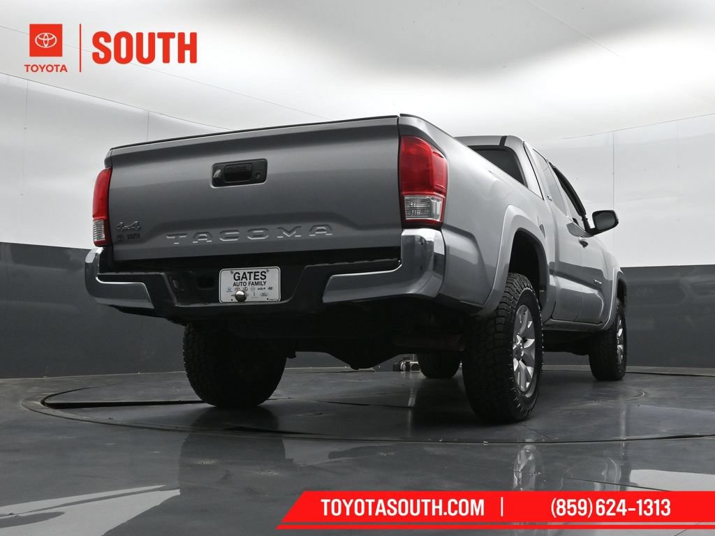 Used 2016 Toyota Tacoma SR5 AWD/4WD image 33