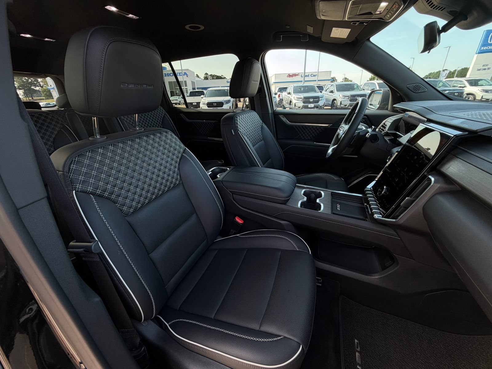 Used 2024 GMC Acadia Denali w/ Super Cruise Package FWD image 13