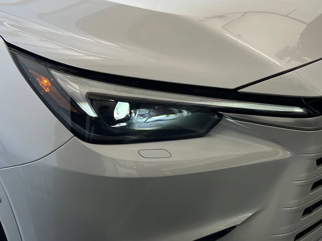 New 2026 Lexus TX 500h AWD image 17