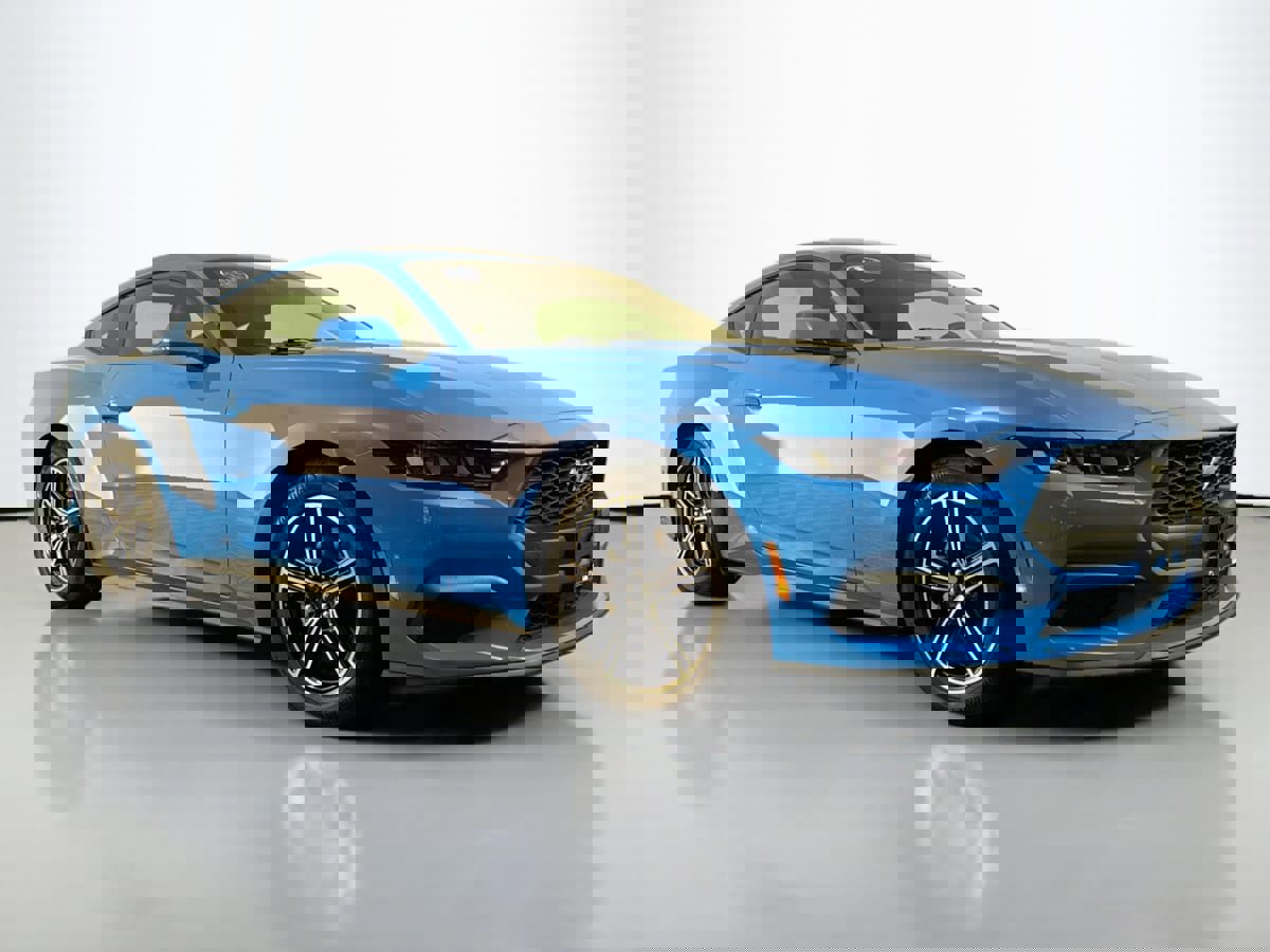 Used 2024 Ford Mustang Premium image 3