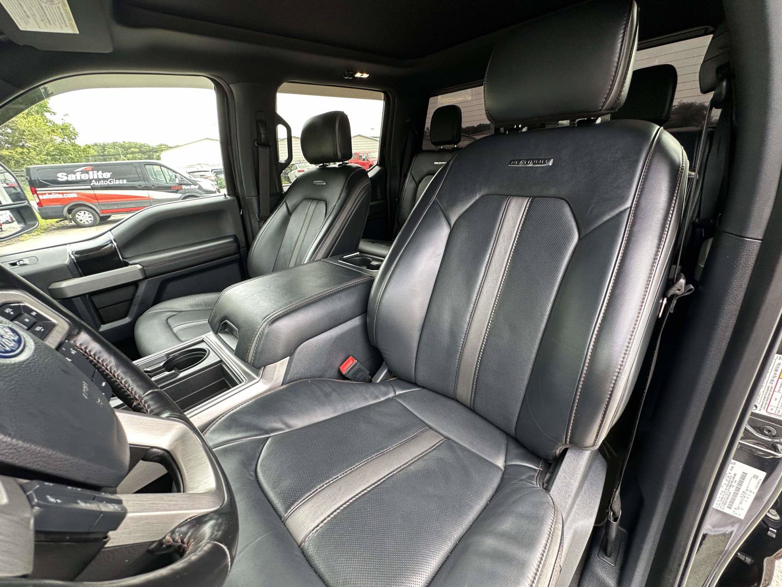 Used 2022 Ford F450 Platinum w/ FX4 Off-Road Package AWD/4WD image 23