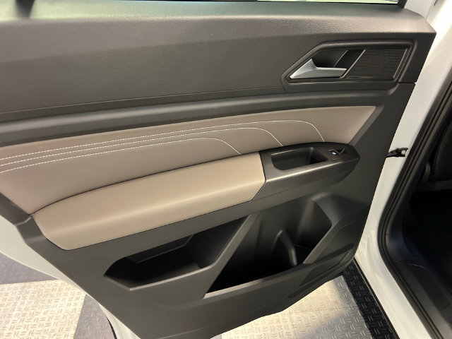 Certified 2023 Volkswagen Atlas Cross Sport SE FWD image 18