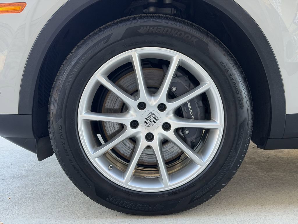 Used 2024 Porsche Cayenne Coupe image 15