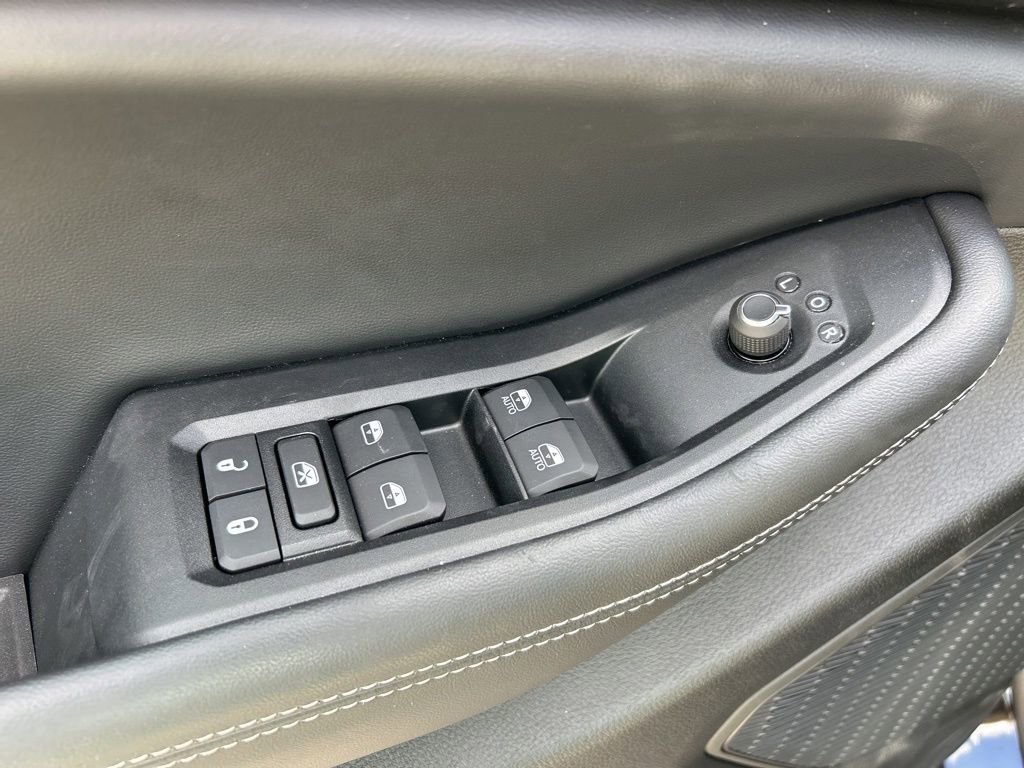 Used 2024 Jeep Grand Cherokee L Laredo w/ Luxury Tech Group I image 19