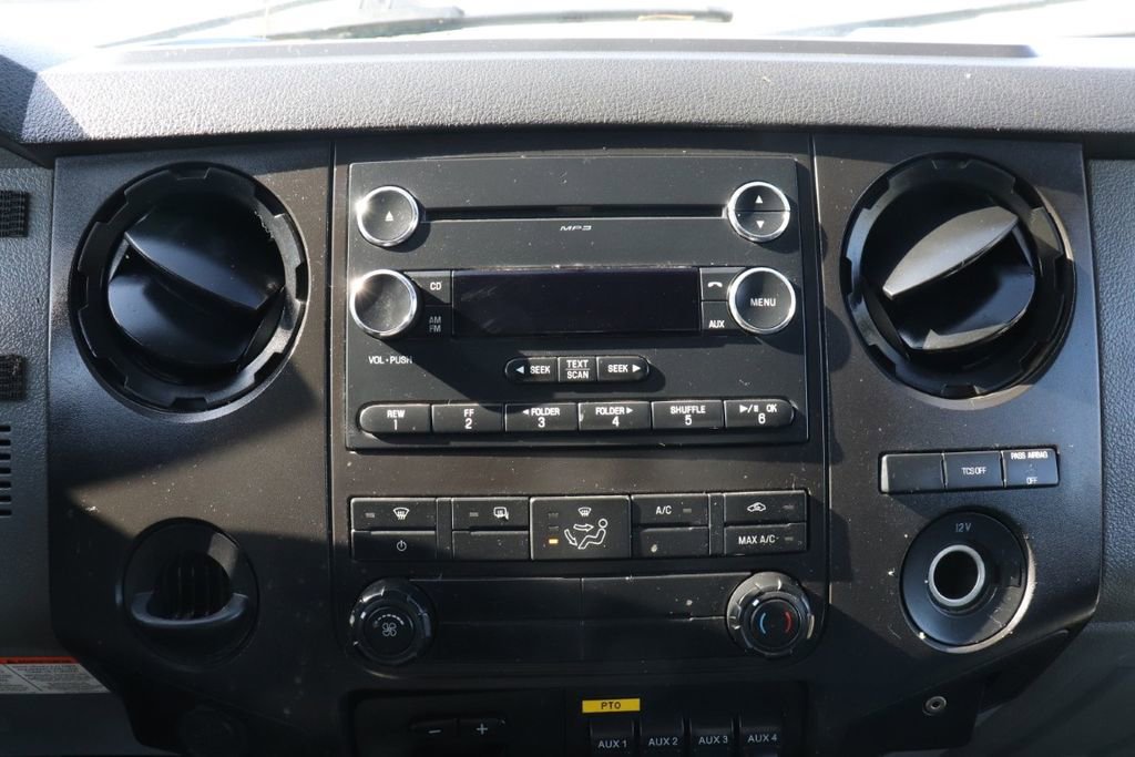 Used 2016 Ford F550 2WD Regular Cab Super Duty image 16
