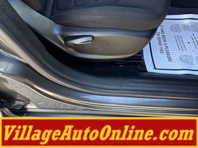 Used 2019 Jeep Renegade Latitude w/ Cold Weather Group AWD/4WD image 41
