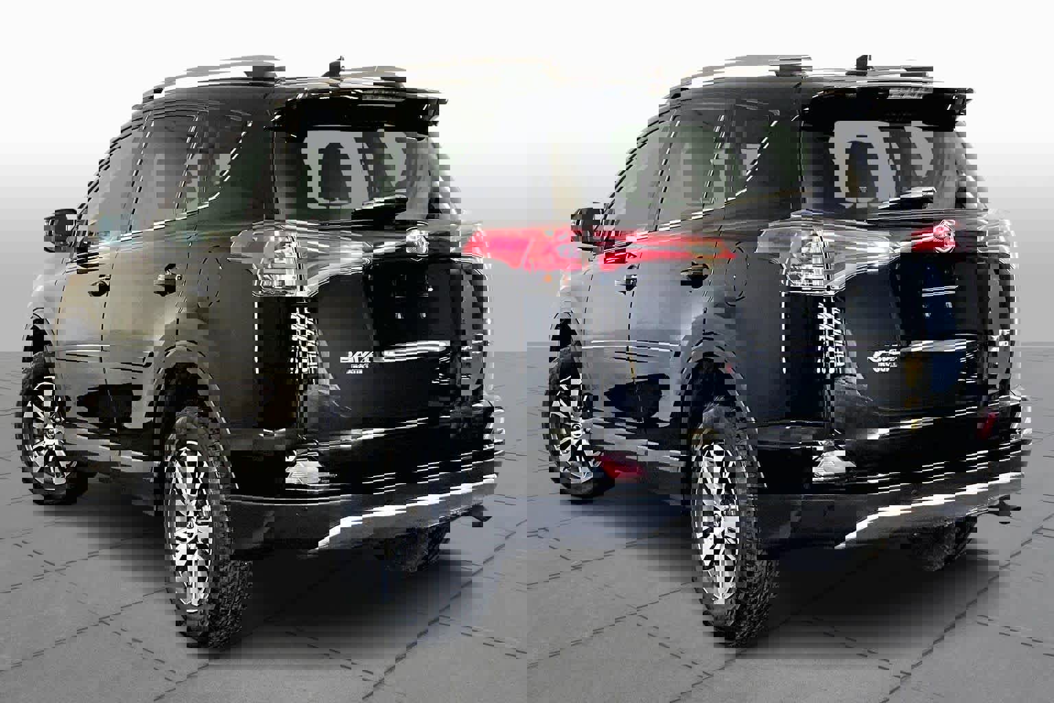 Used 2017 Toyota RAV4 XLE image 11