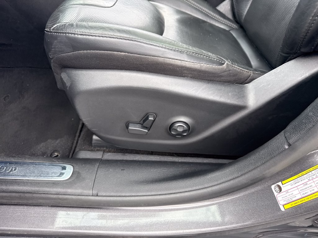 Used 2021 Jeep Cherokee High Altitude AWD/4WD image 33
