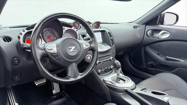 Used 2019 Nissan 370Z Touring Sport RWD image 19