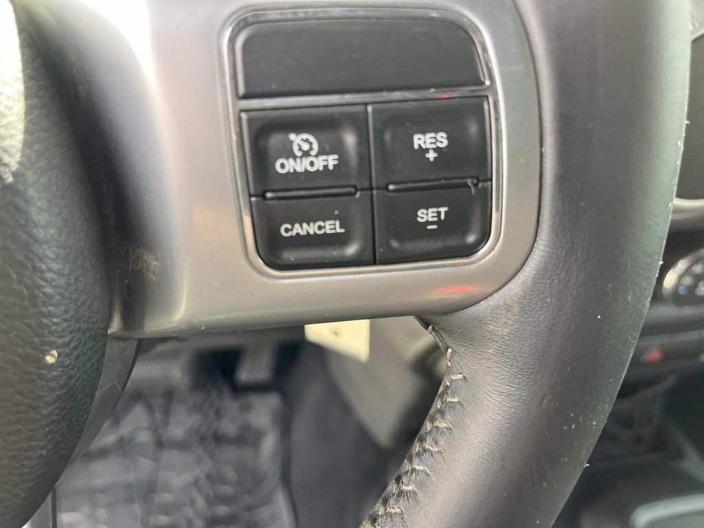 Used 2016 Jeep Wrangler Unlimited Rubicon image 28