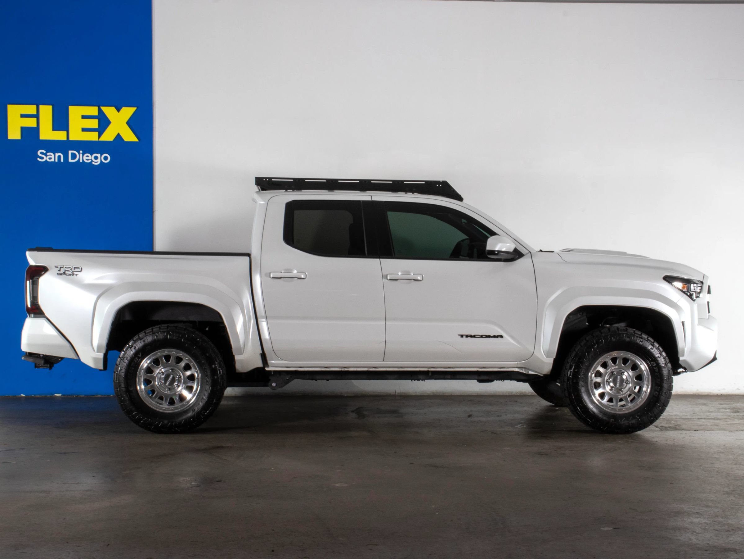 Used 2024 Toyota Tacoma TRD Sport AWD/4WD image 6