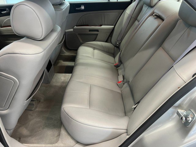 Used 2007 Cadillac STS image 33