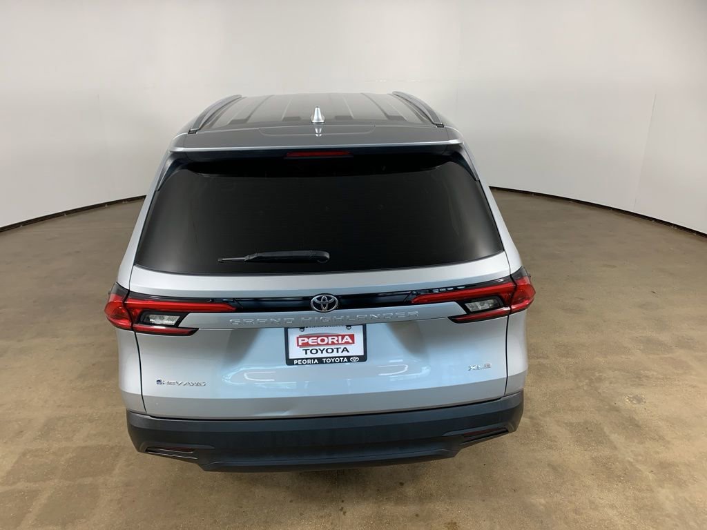 Used 2024 Toyota Grand Highlander AWD Hybrid image 11