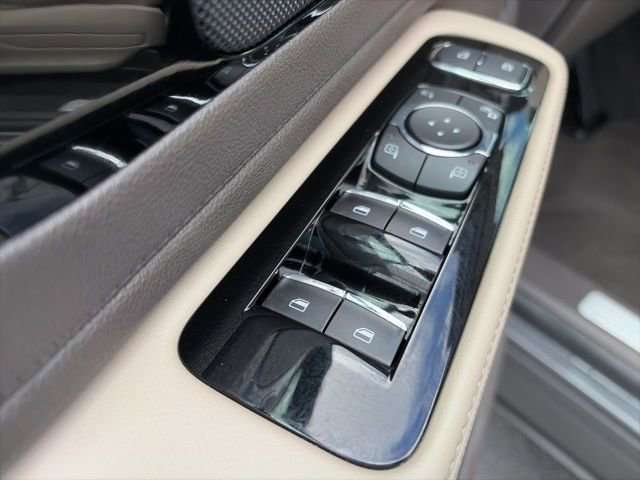 Used 2023 Lincoln Aviator 2WD image 11