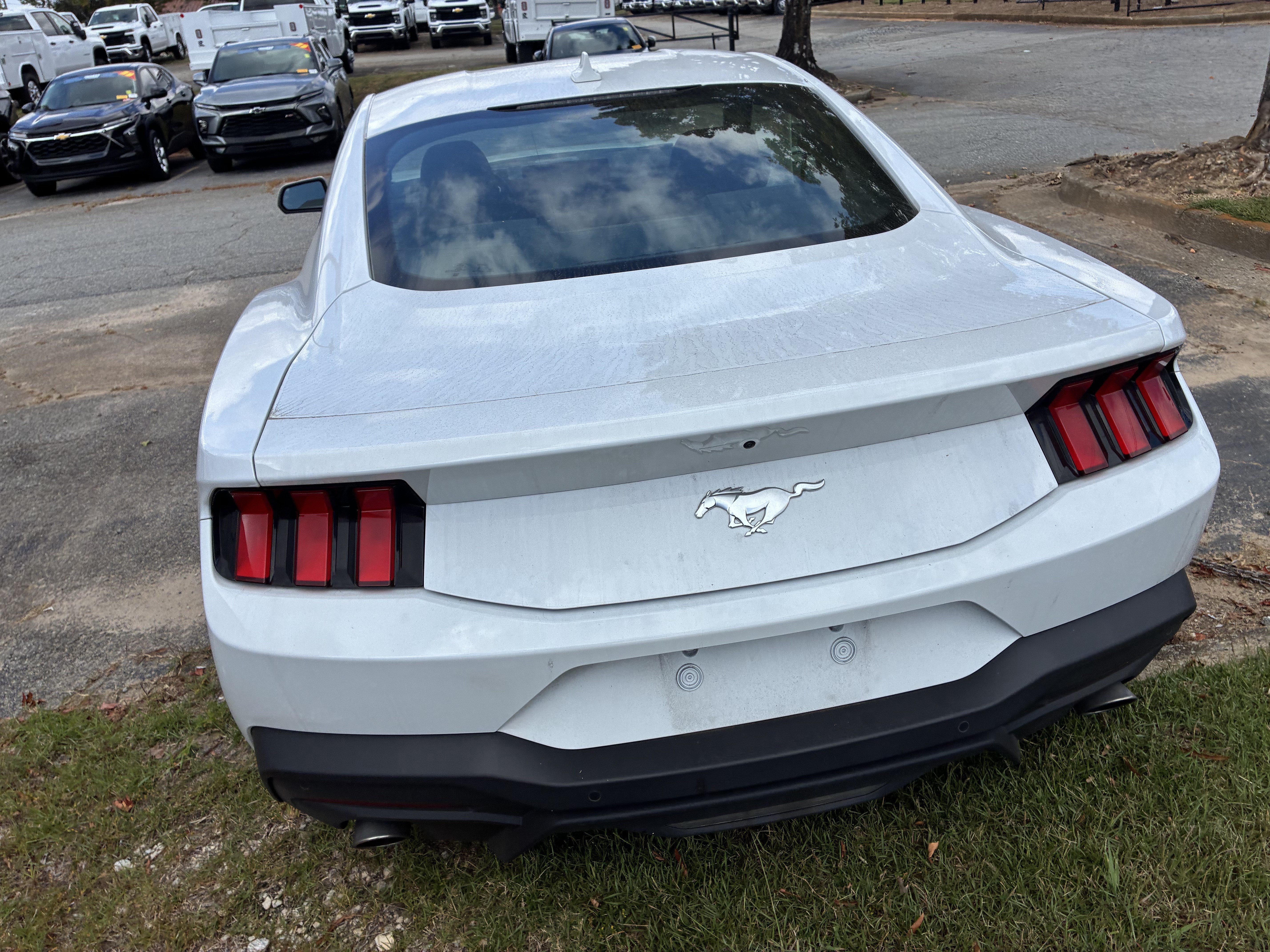 Used 2025 Ford Mustang Coupe RWD image 7