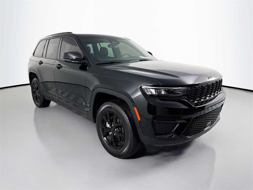 Used 2025 Jeep Grand Cherokee Altitude w/ Trailer Tow Package image 7