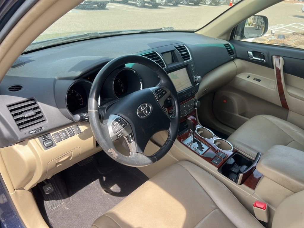 Used 2011 Toyota Highlander Limited w/ Tow Pkg image 9