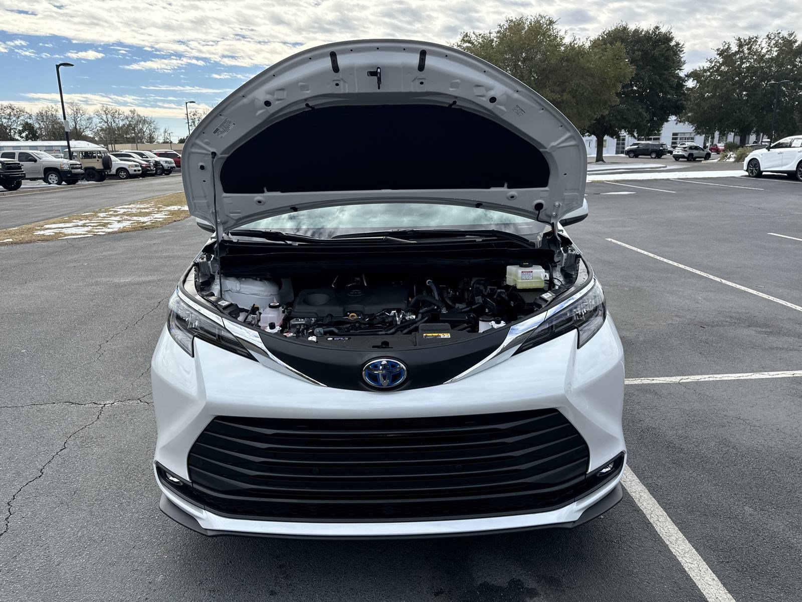 New 2025 Toyota Sienna XLE FWD image 42