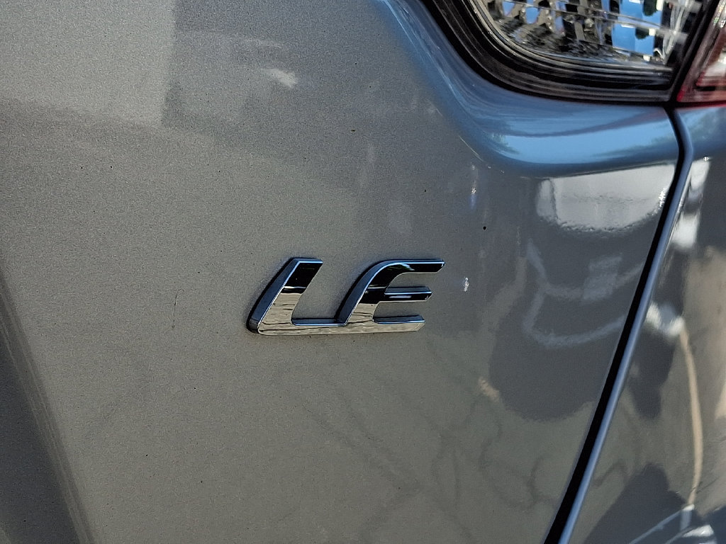 Used 2022 Toyota Corolla LE FWD image 31