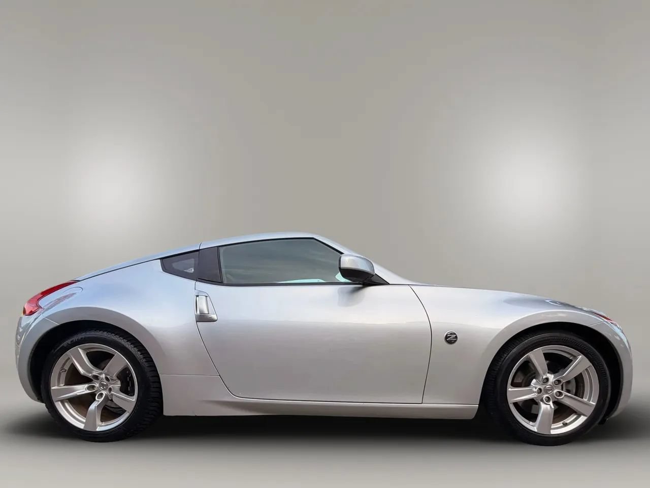 Used 2012 Nissan 370Z Coupe RWD image 16