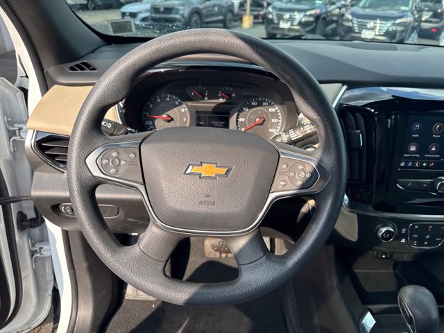 Used 2023 Chevrolet Traverse LS AWD/4WD image 10