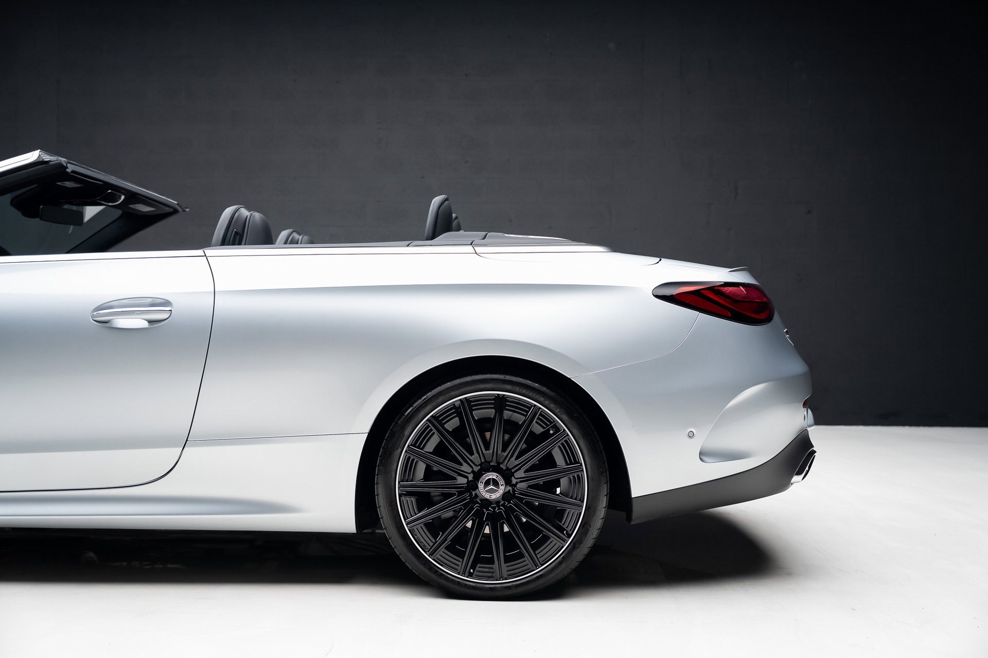 Used 2024 Mercedes-Benz CLE 300 4MATIC Cabriolet image 22