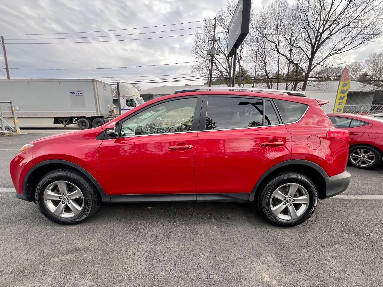 Used 2015 Toyota RAV4 XLE AWD/4WD image 3
