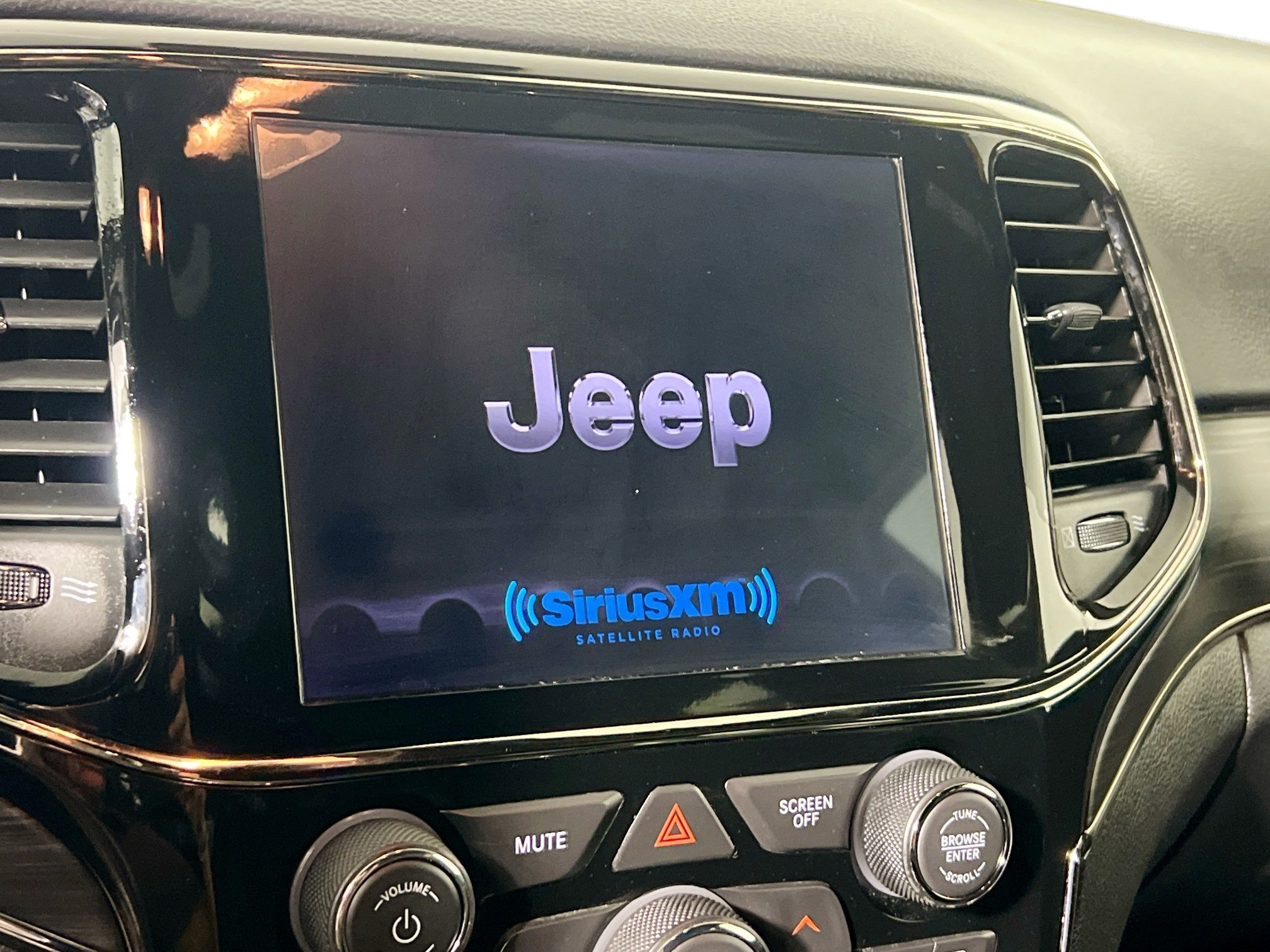 Used 2019 Jeep Grand Cherokee Limited X RWD image 27