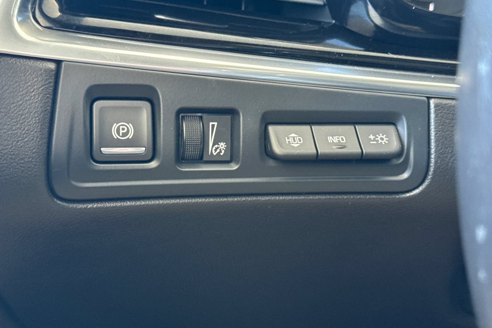 Used 2023 Cadillac XT6 Sport w/ Technology Package AWD/4WD image 34