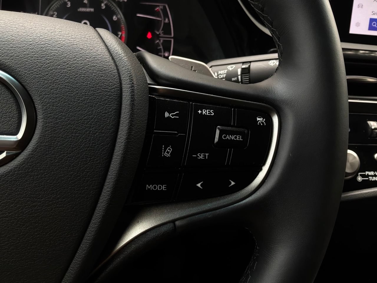 Used 2025 Lexus ES 350 w/ Accessory Package (Z1) FWD image 40