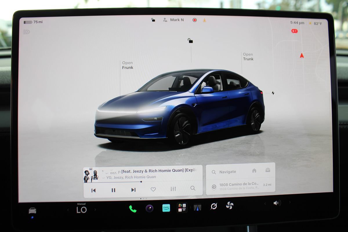 Used 2026 Tesla Model Y Long Range AWD/4WD image 28