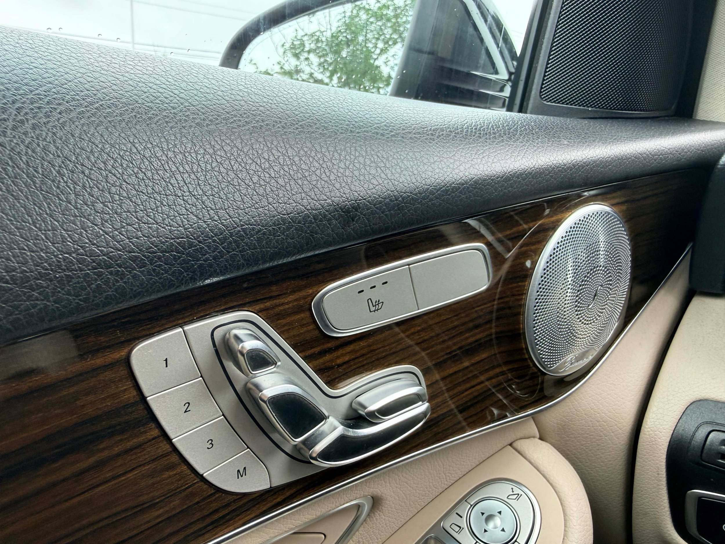 Used 2019 Mercedes-Benz GLC 300 4MATIC image 16