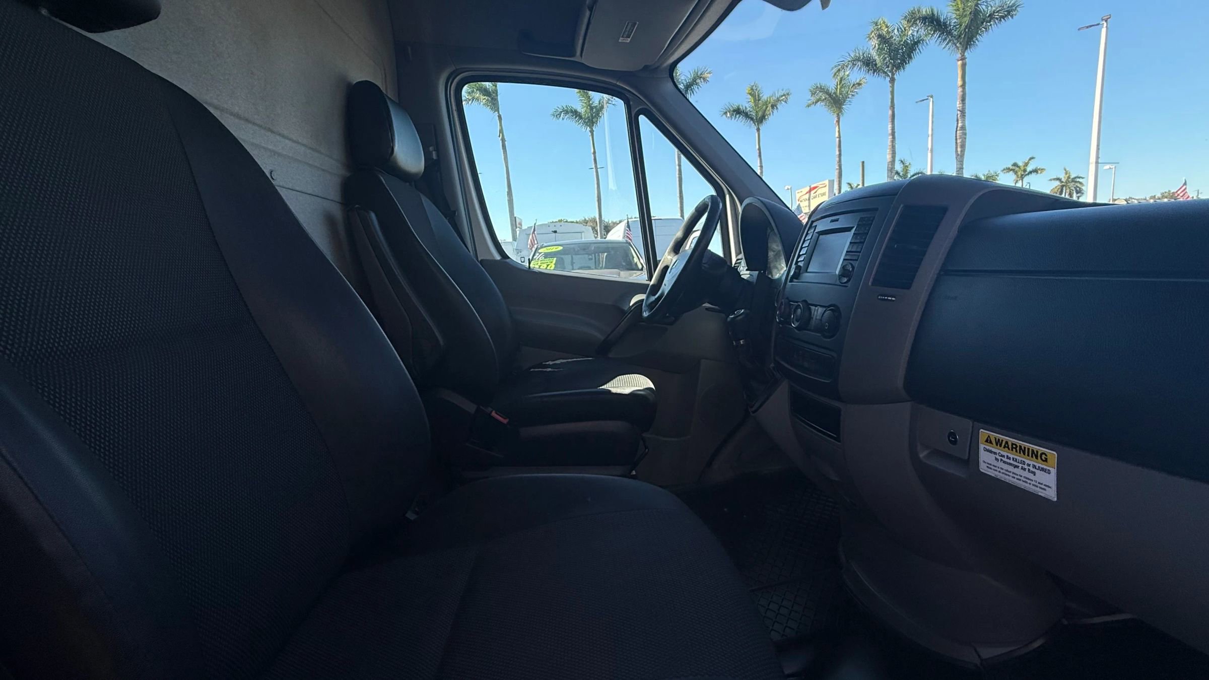 Used 2017 Mercedes-Benz Sprinter 2500 image 17