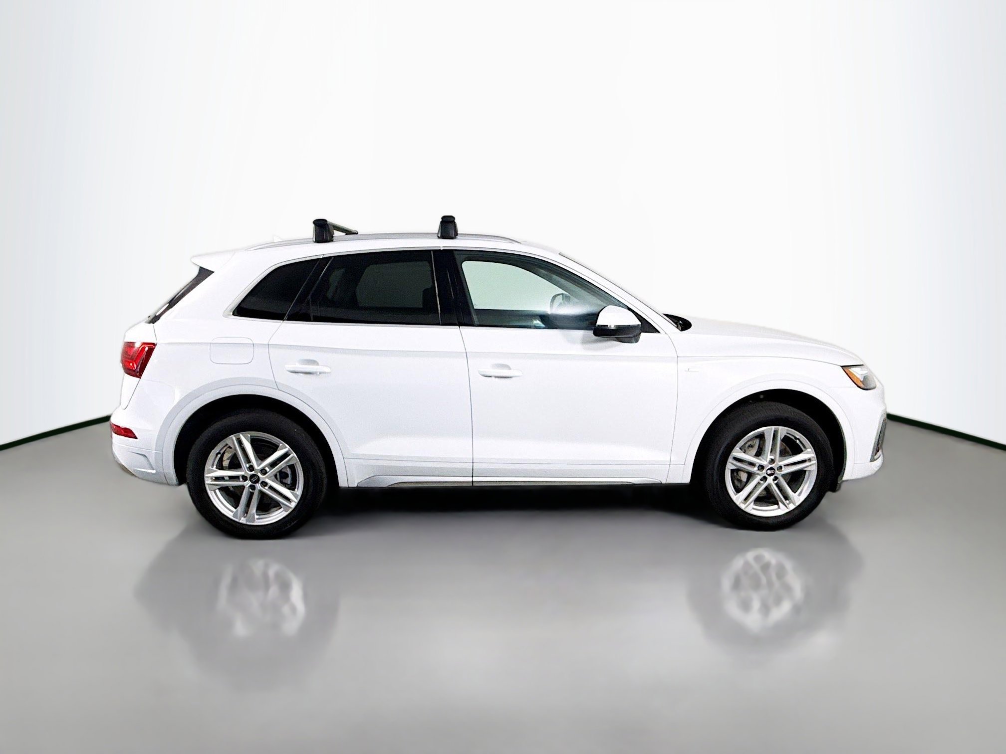Used 2021 Audi Q5 e Premium Plus w/ Premium Plus Package AWD/4WD image 11