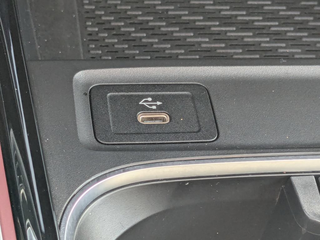 Certified 2024 Mercedes-Benz GLB 250 image 33
