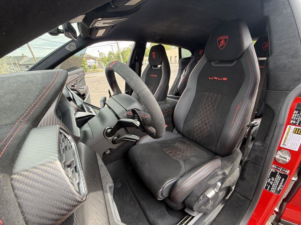 Used 2024 Lamborghini Urus Performante AWD/4WD image 14
