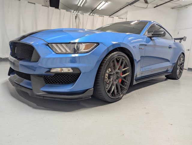 Used 2019 Ford Mustang Shelby GT350 w/ Technology Package RWD image 5