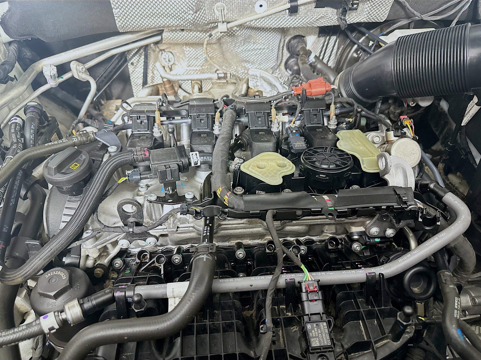 Used 2025 Volkswagen Atlas SE image 34