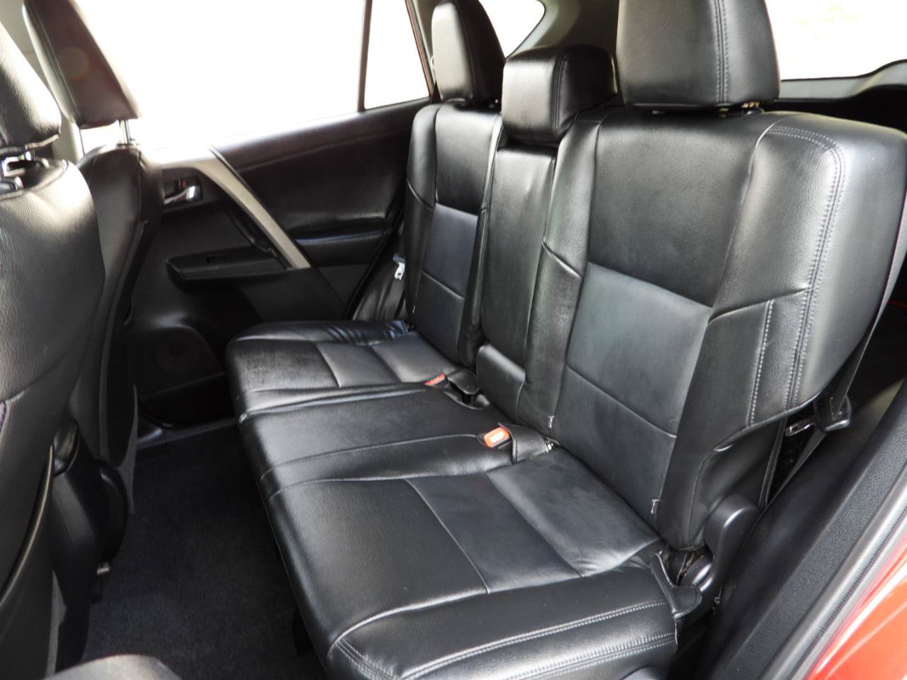 Used 2015 Toyota RAV4 XLE FWD image 35